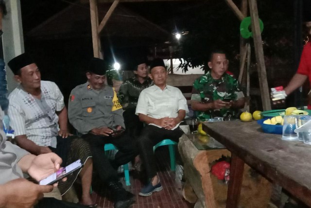 Kapolsek dan Forkopimcam Solokuro Lamongan Kompak Cangkrukan Kamtibmas