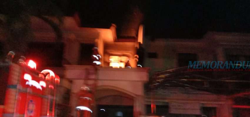 Video : Rumah di Villa Bukit Mas SurabayabTerbakar