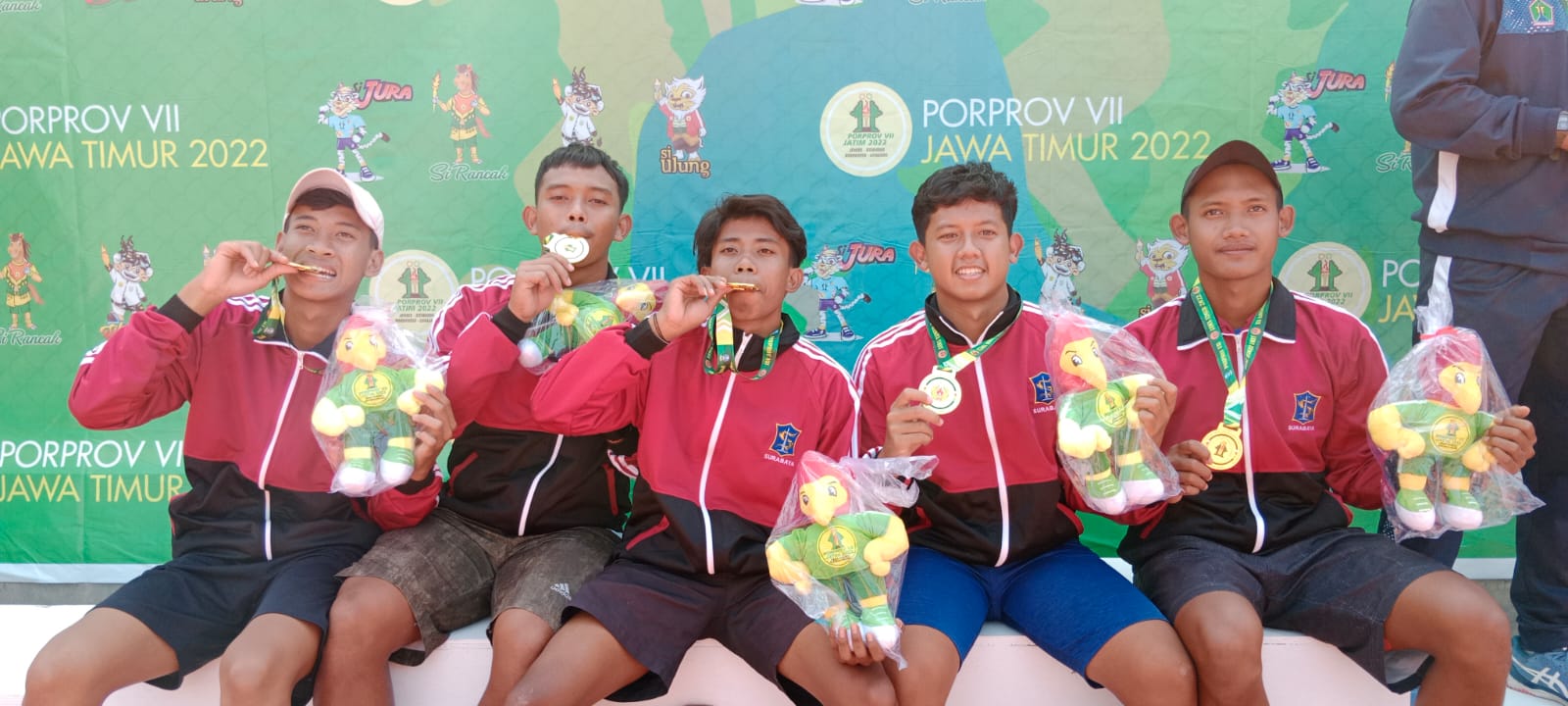 Tenis Beregu Surabaya Rebut Emas Usai Taklukan Sidoarjo