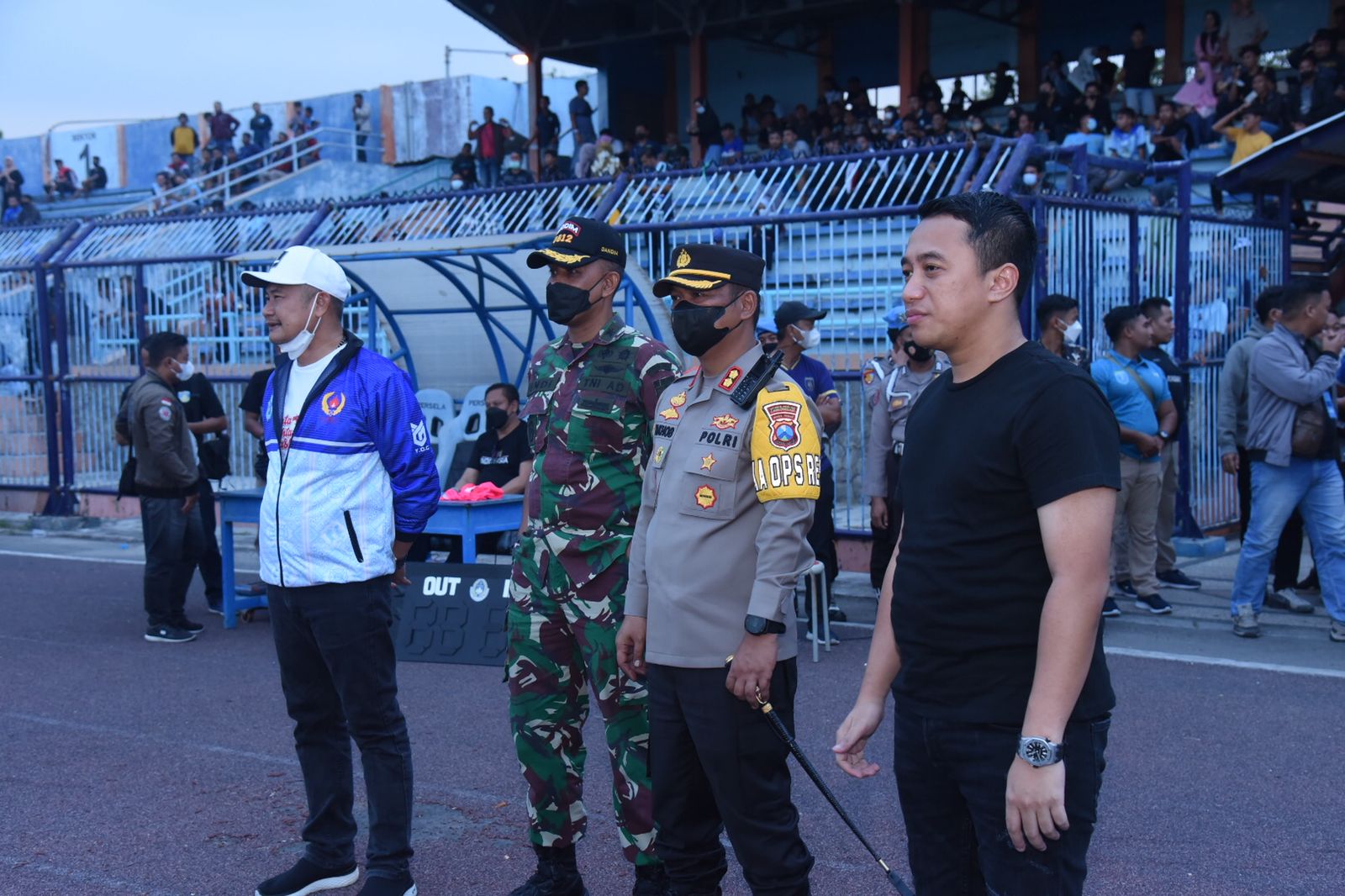 Amankan Laga Persahabatan Persela Vs Gresik United, Polres Lamongan Buka Gerai Vaksin Presisi