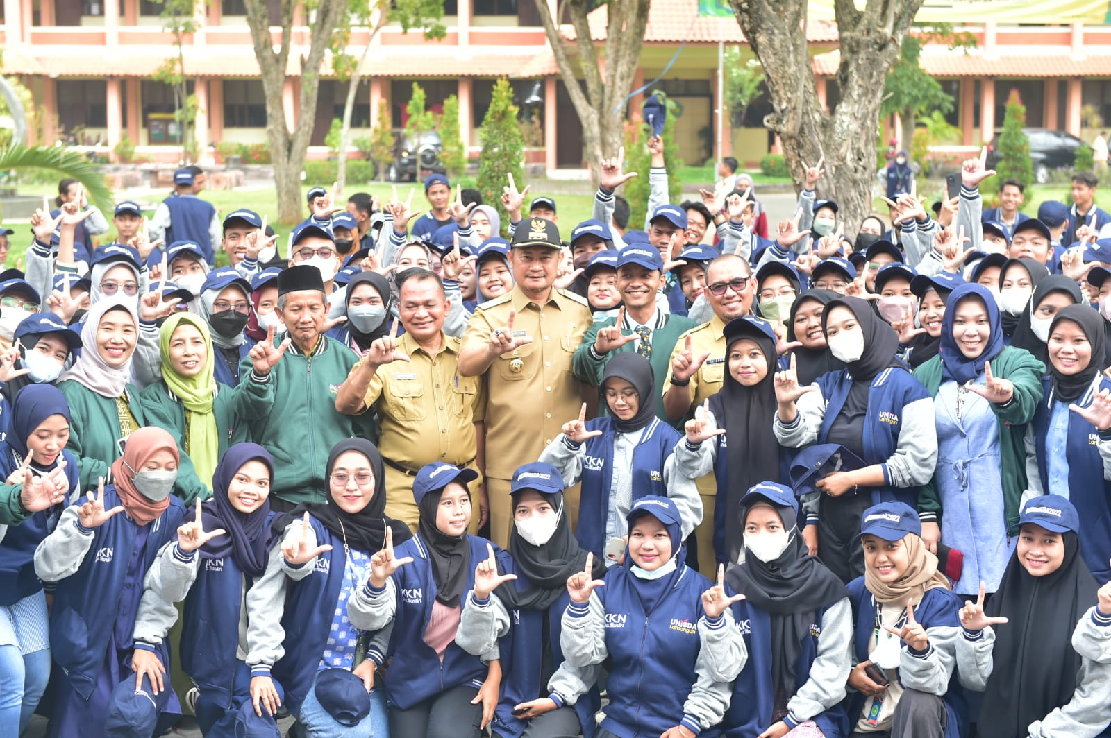 Berangkatkan Mahasiswa KKN UNISDA, Bupati Yes Tekankan Mindset People Agility