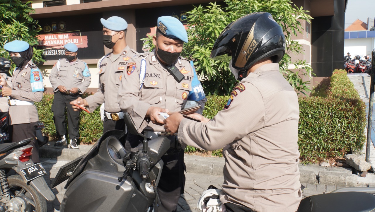 Propam Polda Jatim Gelar Operasi Gaktibplin di Sidoarjo