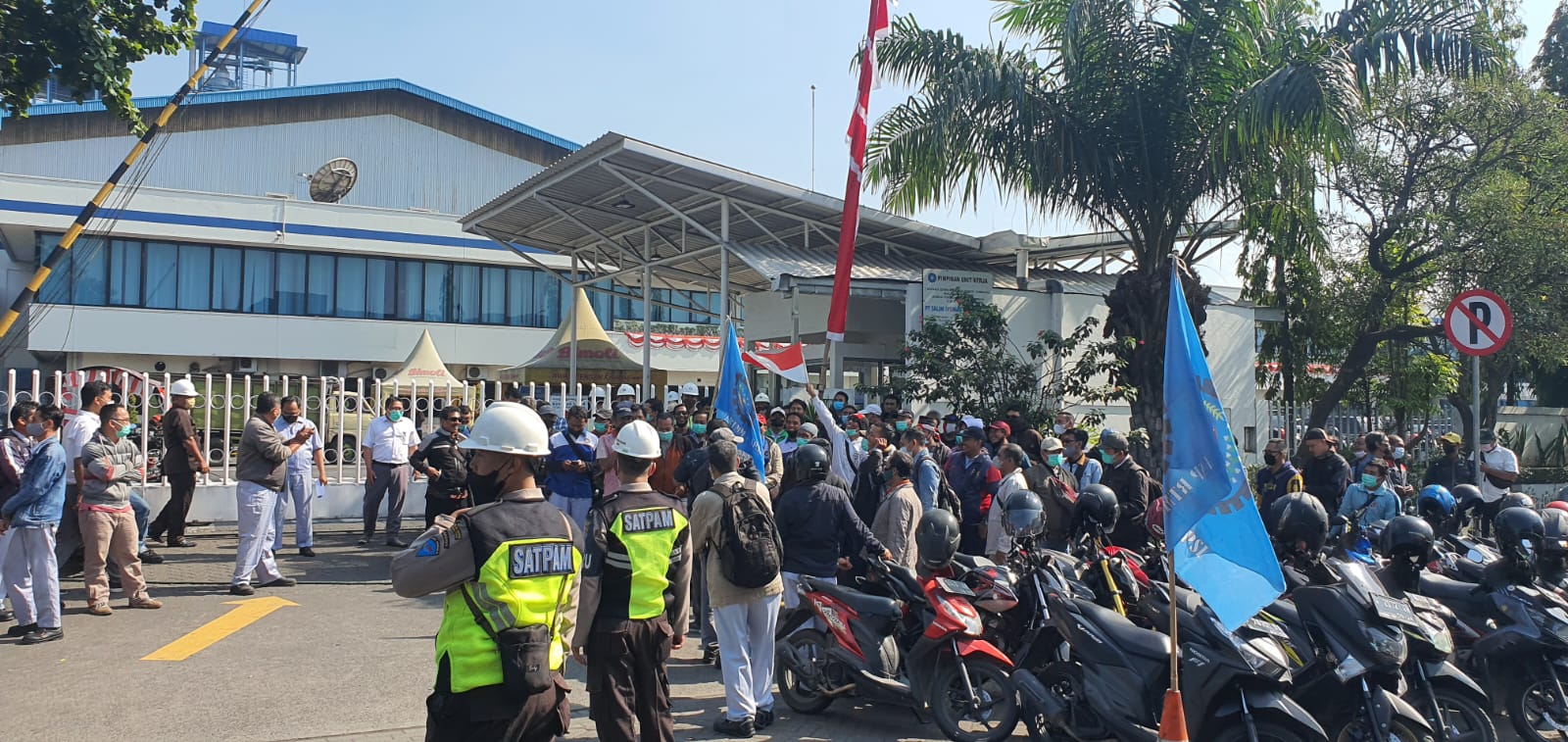 Buruh RTNN Gelar Aksi Unras ke Kantor Gubernur Jatim