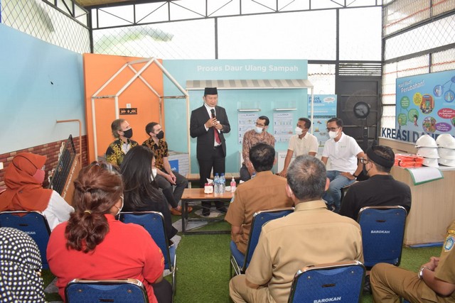 Menjadi Pusat Referensi TPST, Wakil Pejabat Politik dan Ekonomi Konsulat Jenderal AS Surabaya Kunjungi SAMTAKU
