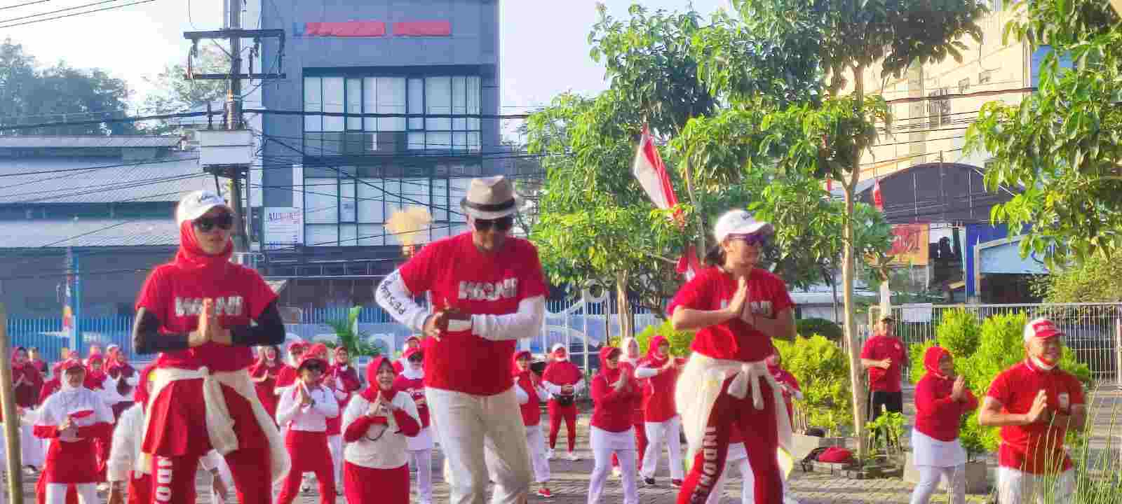 Semarakkan HUT ke-77 RI, Peserta SDI Style Tampil Merah Putih