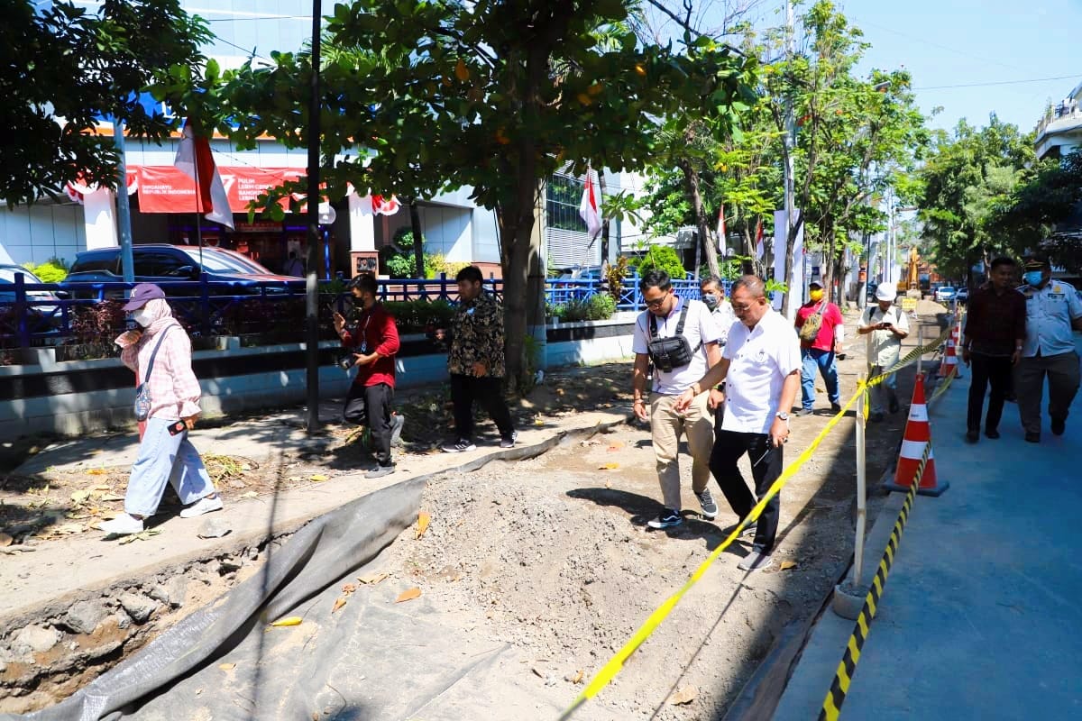 Pemkot Surabaya Targetkan Proyek Penanggulangan Banjir Selesai Desember 2022