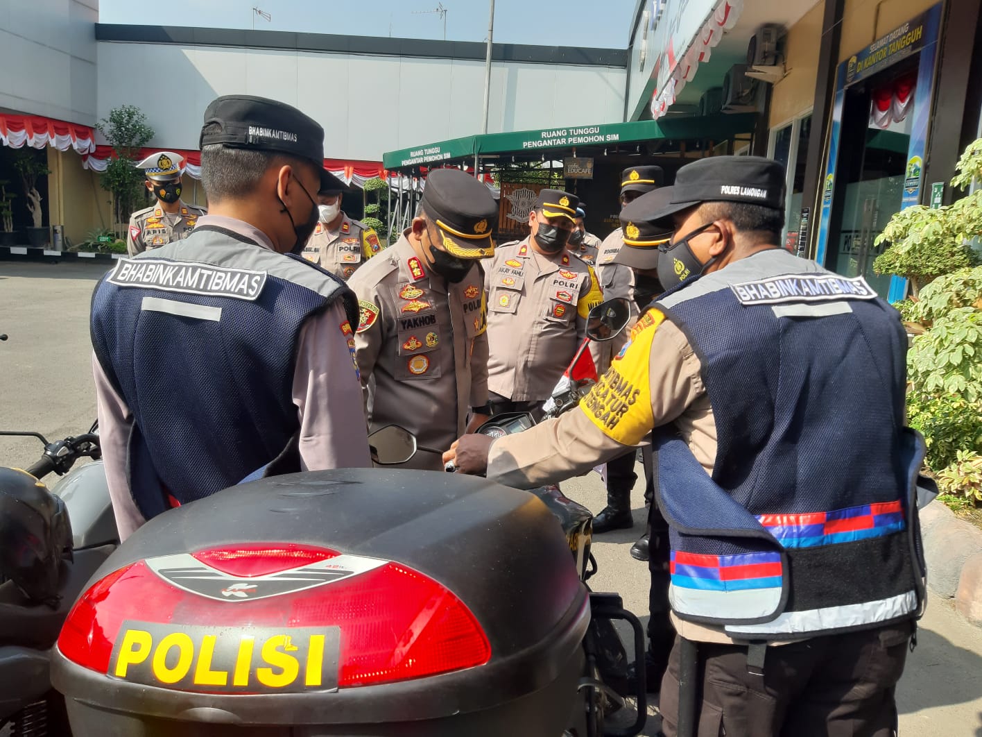 Cek Kendaraan Bhabinkamtibmas, Kapolres Lamongan Beri Pesan Tegas