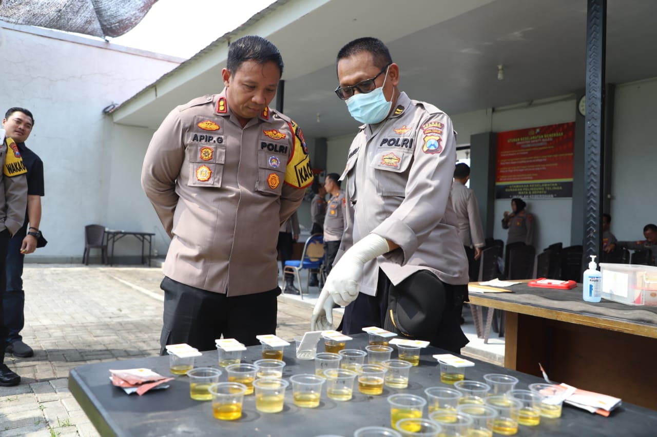 Antisipasi Penyalahgunaan Narkoba, Polres Mojokerto Gelar Tes Urine