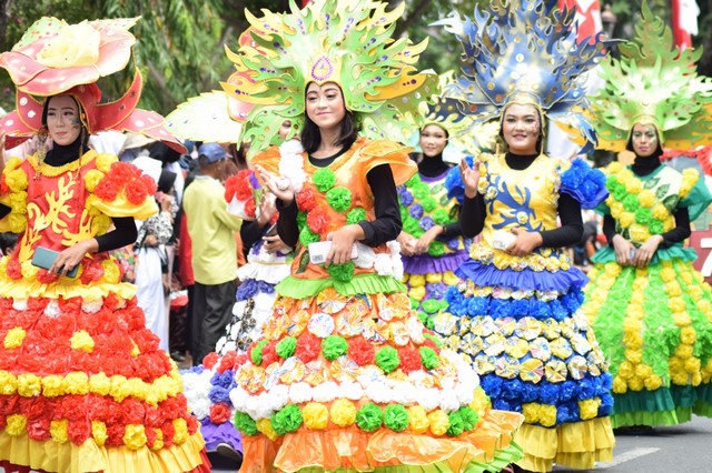 Megilan Karnaval Lamongan 2022, Tampilkan Keragaman Budaya Mulai Sejarah Pengantin Bekasri Hingga Joko Tingkir