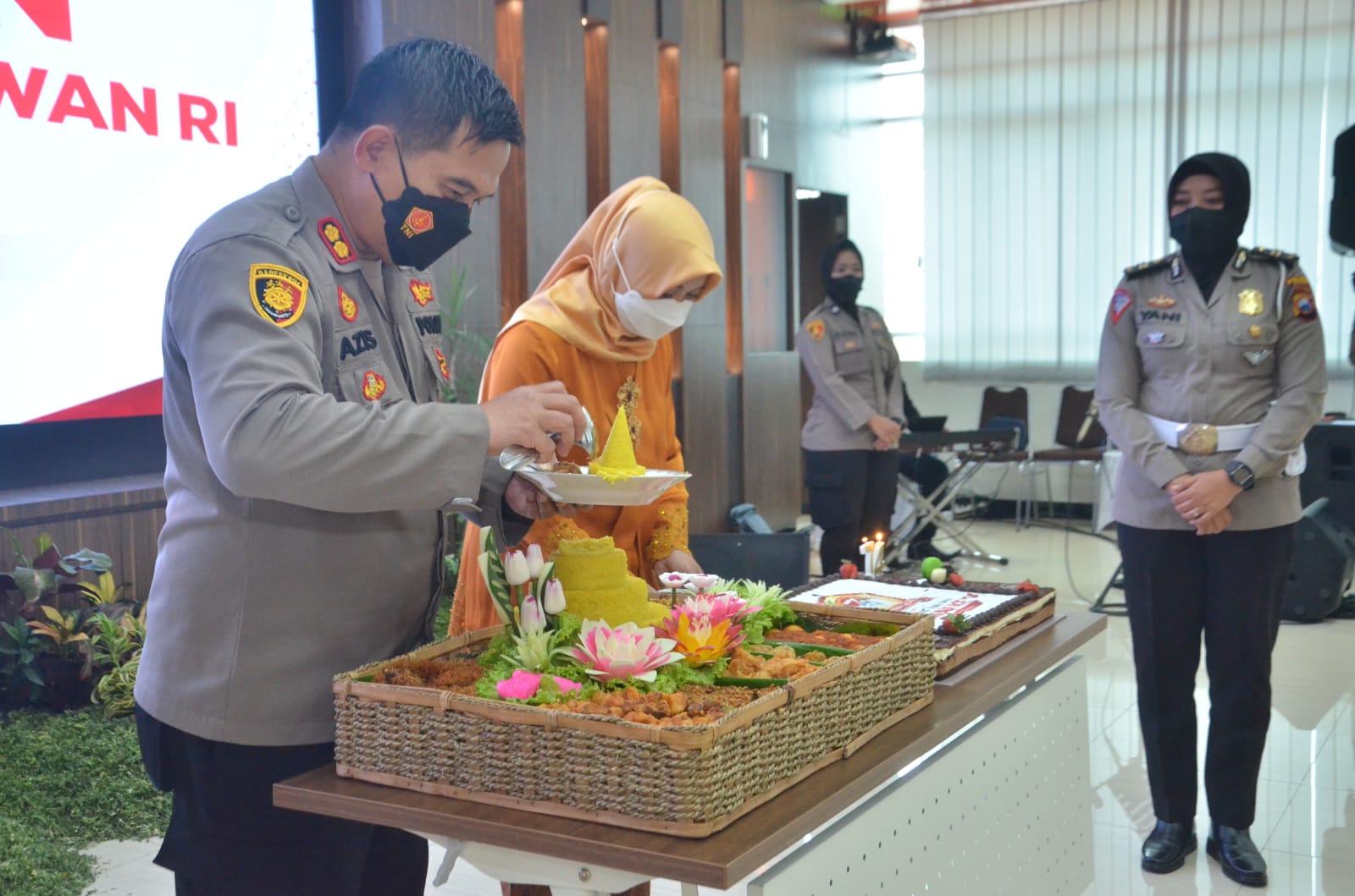 HUT ke-74, Kapolres Gresik Harapkan Polwan Hadirkan Warna di Kota Pudak