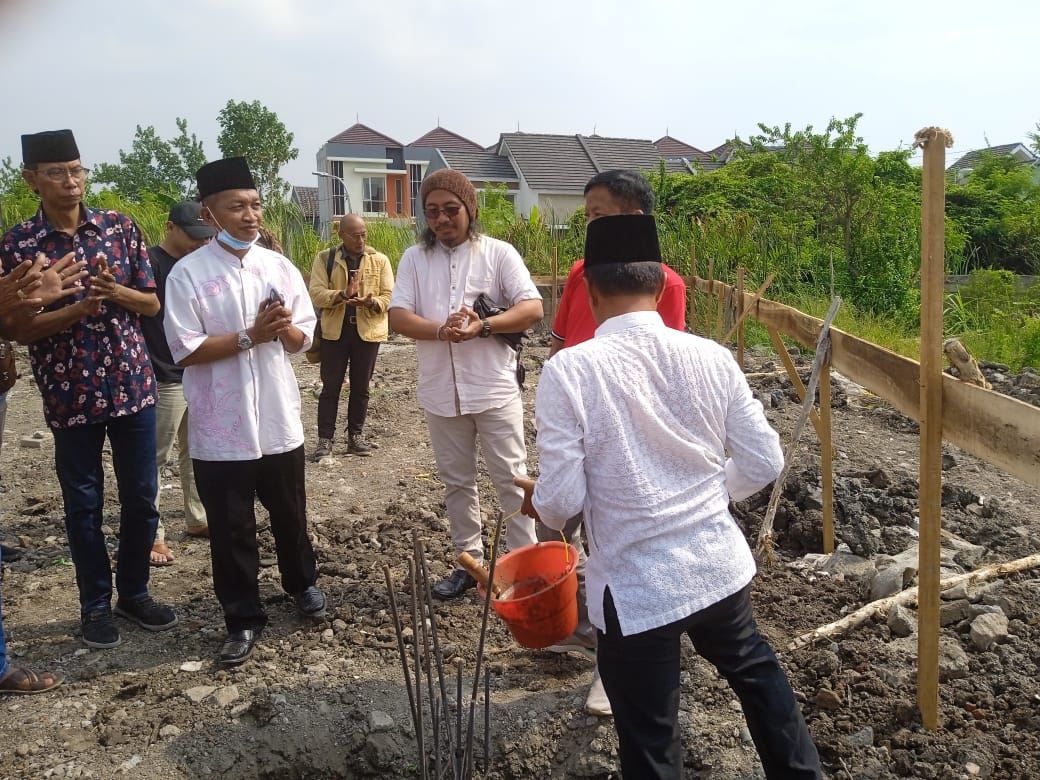 Masjid Al-Mubarok Mulai Dibangun, Ketua DPRD Surabaya Bantu Perjuangkan Perbaikan Akses Jalan