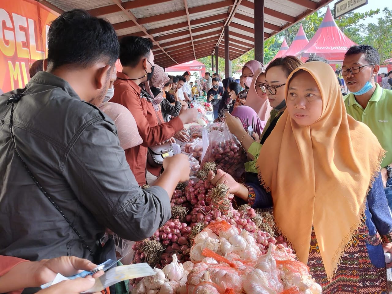 Kendalikan Inflasi, Pemprov Jatim Operasi Pasar Lumbung Pangan