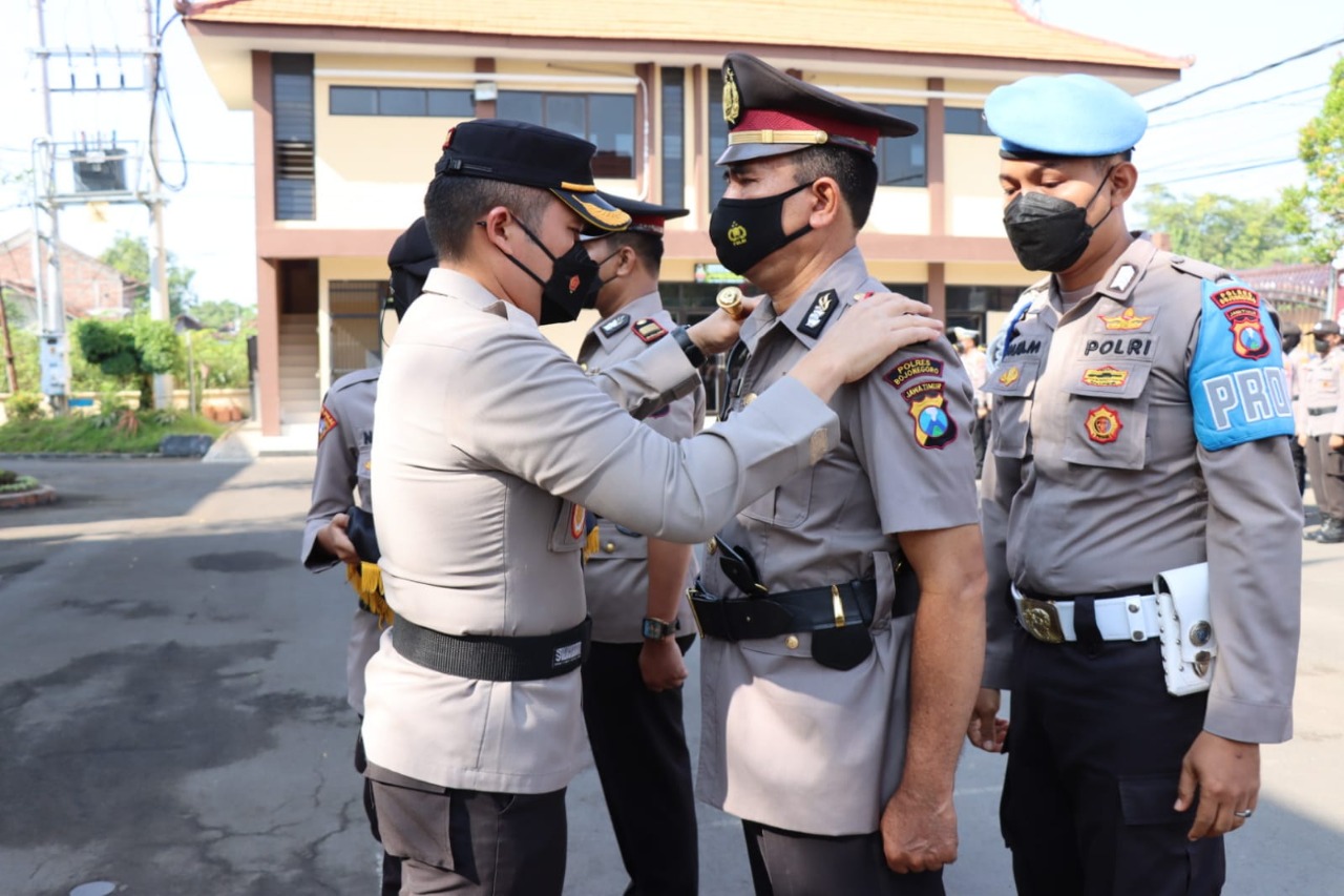 Kapolres Bojonegoro Lantik Kasat Samapta dan Sertijab Kapolsek Kalitidu