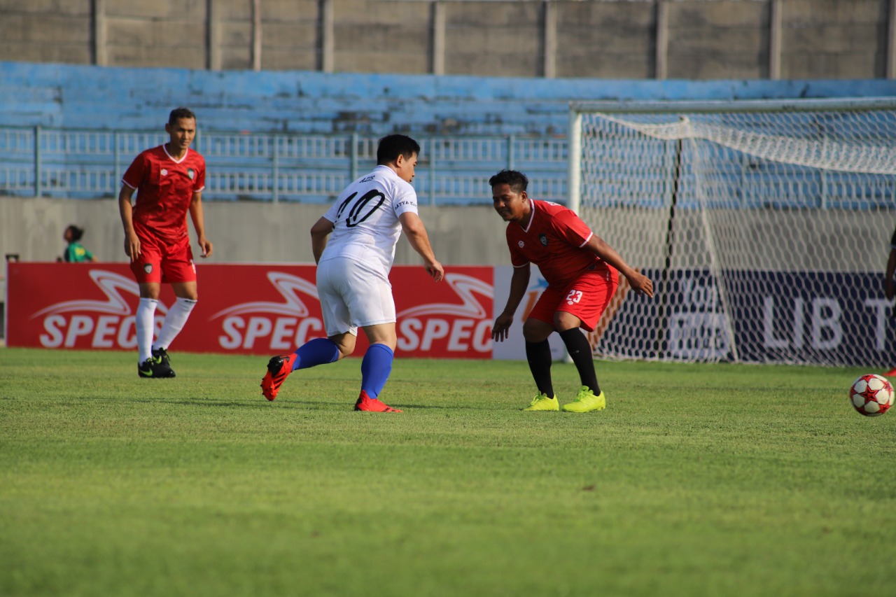 Momen Kapolres AKBP Nur Azis Sepak Bola Versus Pemkab Gresik