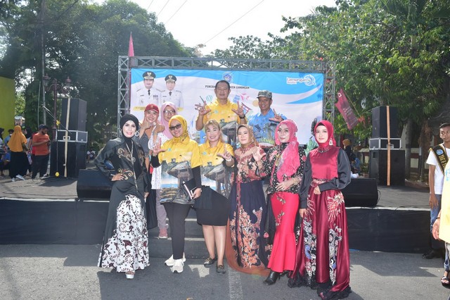 Meriahnya Lamongan Street Fashion, dari Model hingga Penyandang Disabilitas