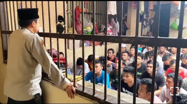 AKBP Wiwit Memotivasi Para Tahanan dengan Pencerahan Religius