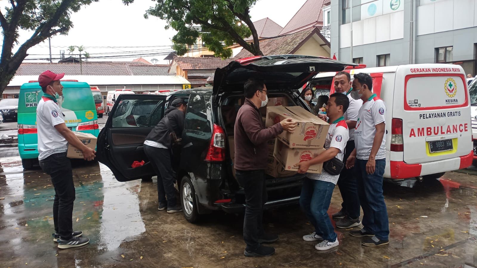 Bank Jatim Bantu Korban Tragedi Stadion Kanjuruan