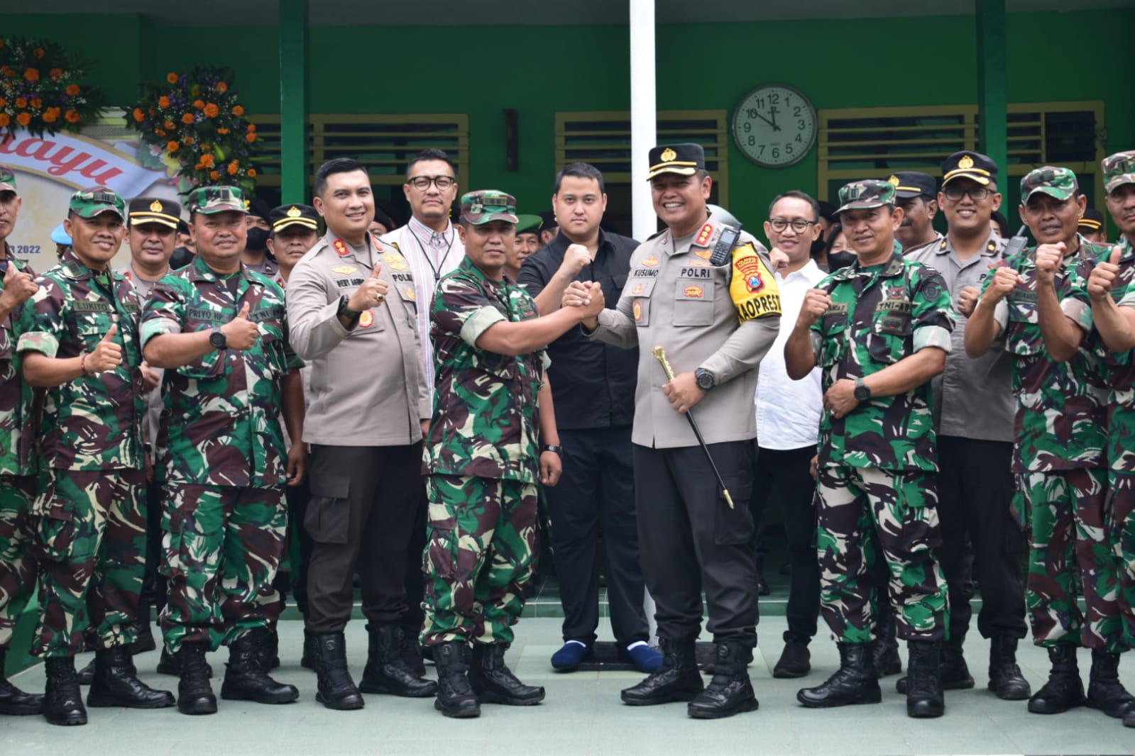 HUT ke-77 TNI, Kapolresta Sidoarjo Lakukan Kunjungan Sinergi Kamtibmas