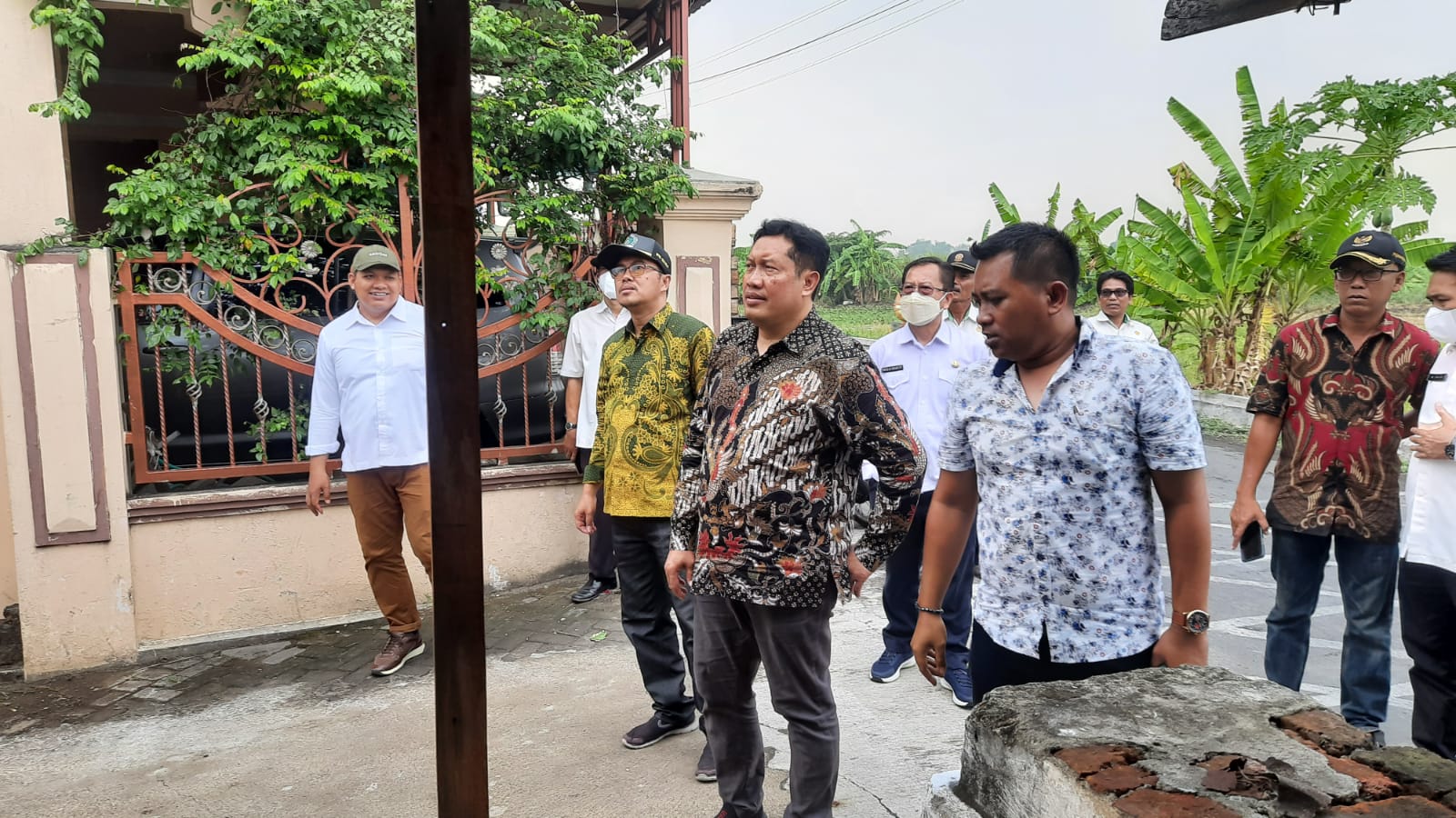 Komisi D Tanggap Darurat Kunjungi Rumah Korban Puting Beliung di Wonoayu