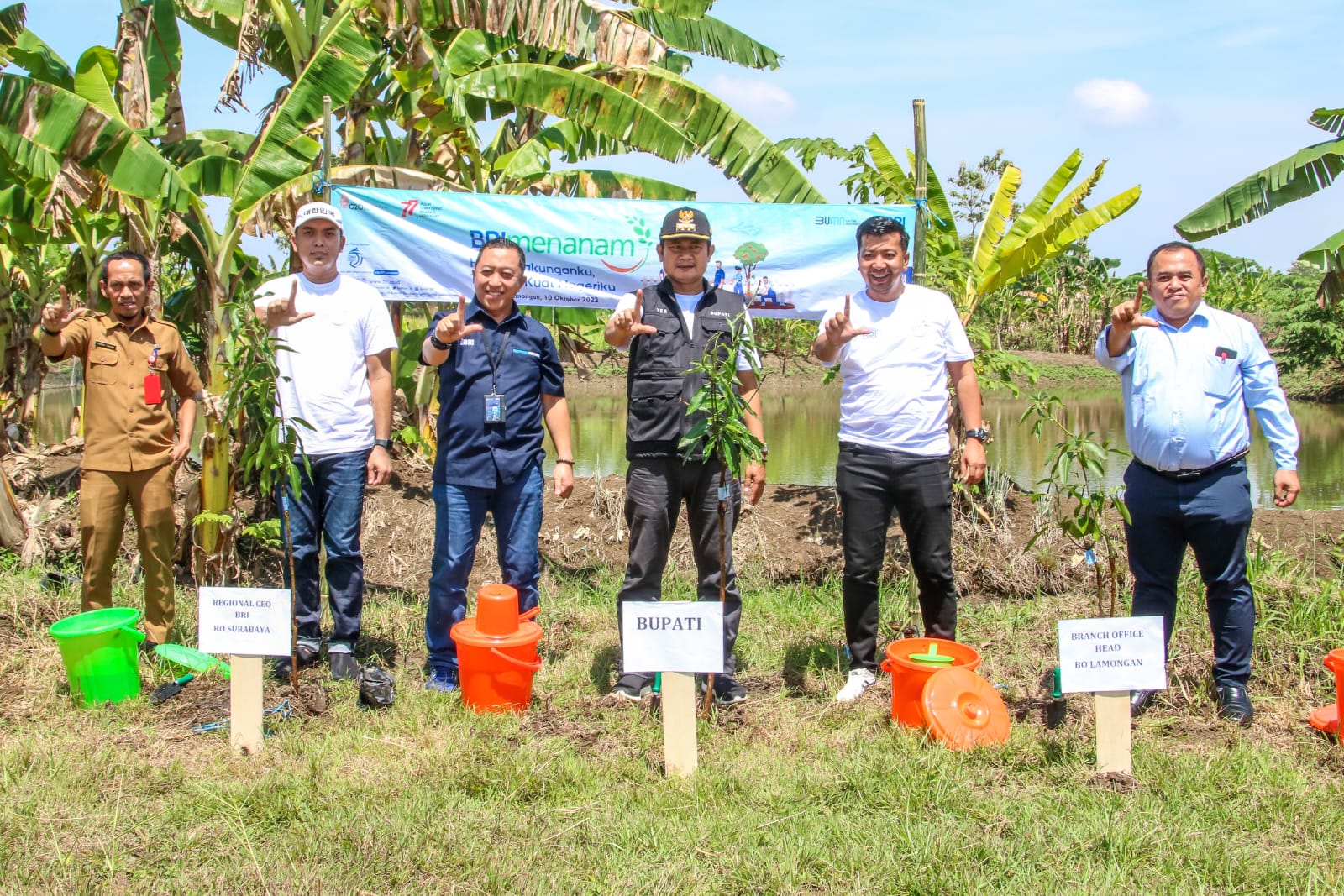 Lestarikan Lingkungan, 7.910 Pohon Produktif Ditanam di Lamongan