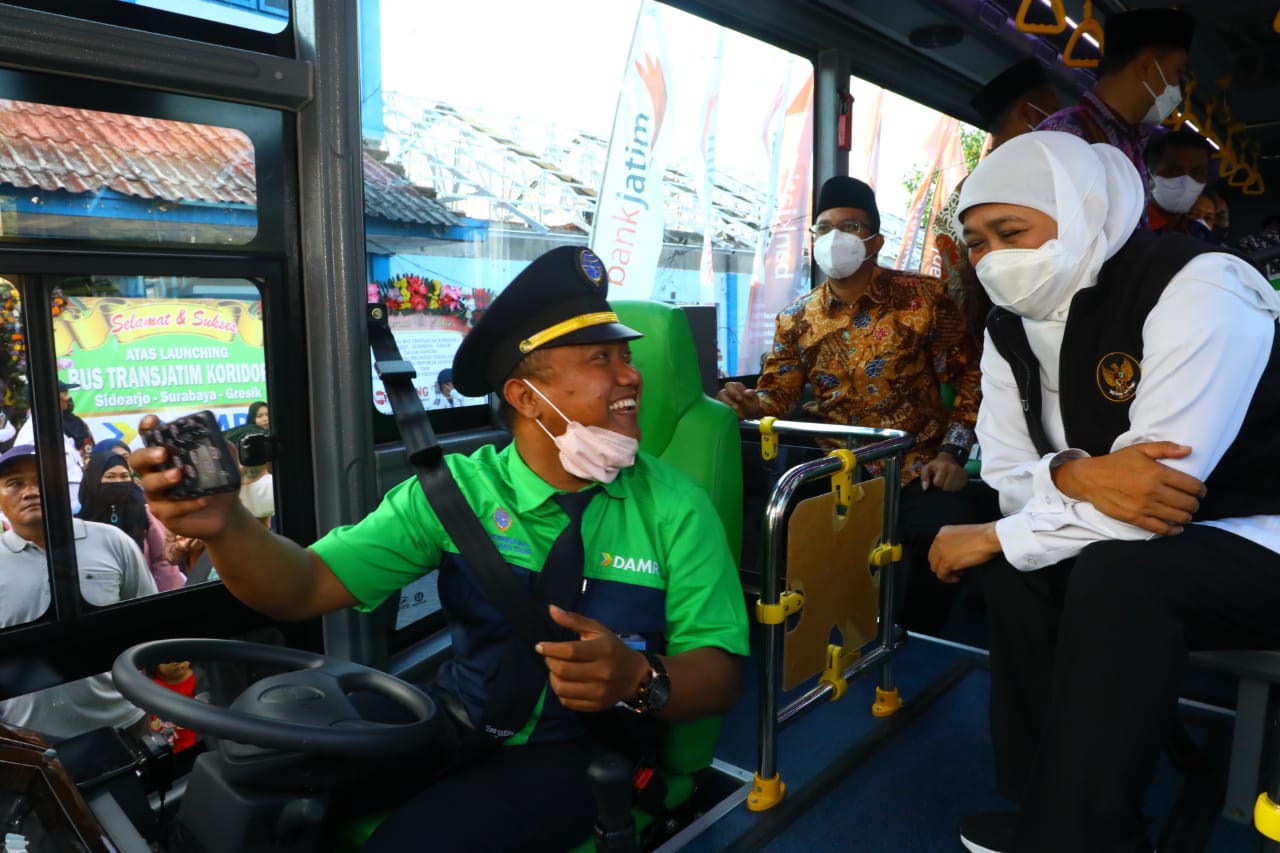 HUT ke-77 Jatim, Gubernur Khofifah Gratiskan Bus Trans Jatim Sehari Penuh