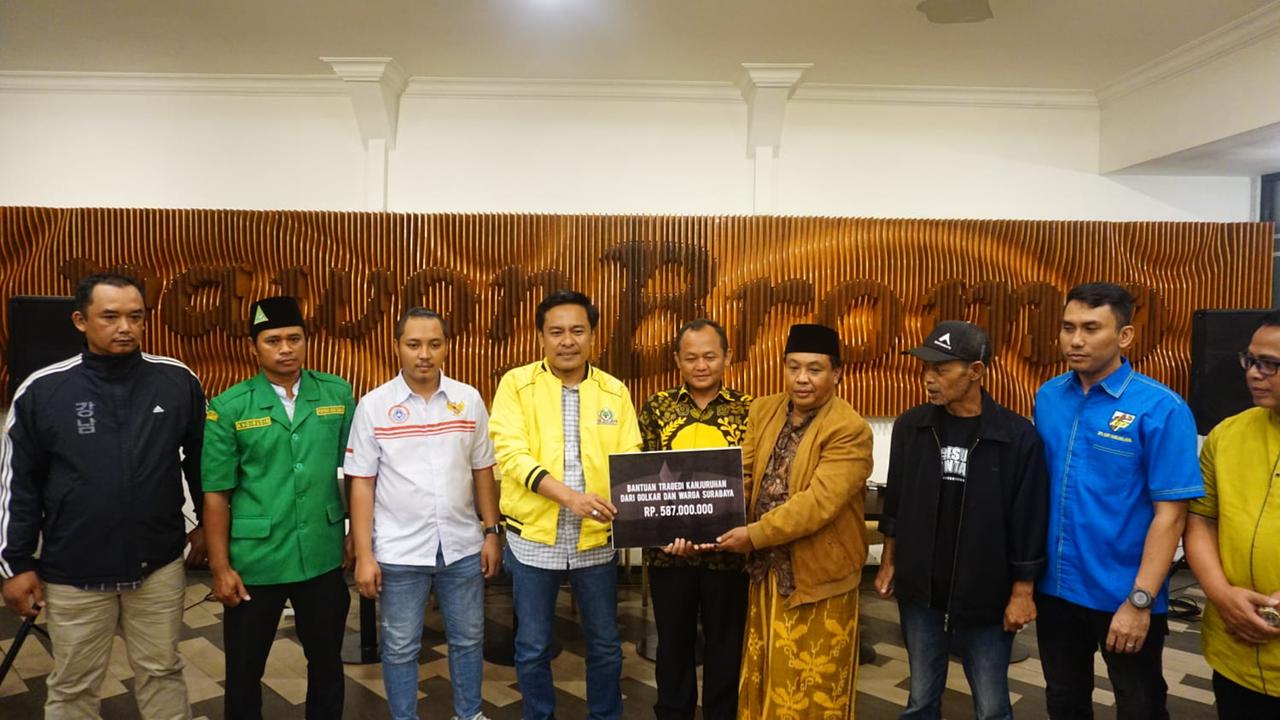 Golkar Serahkan Donasi untuk Aremania Korban Kanjuruhan