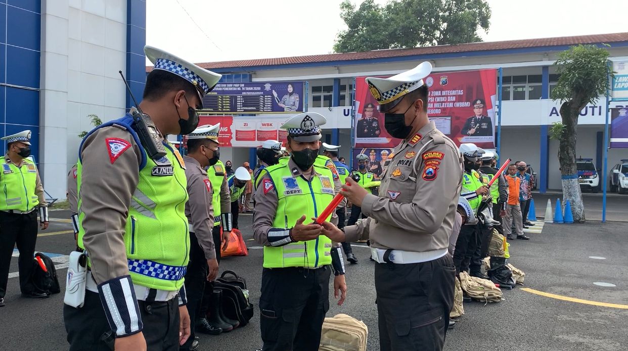 Antisipasi Bencana, Satlantas Polres Bojonegoro Siagakan Personel