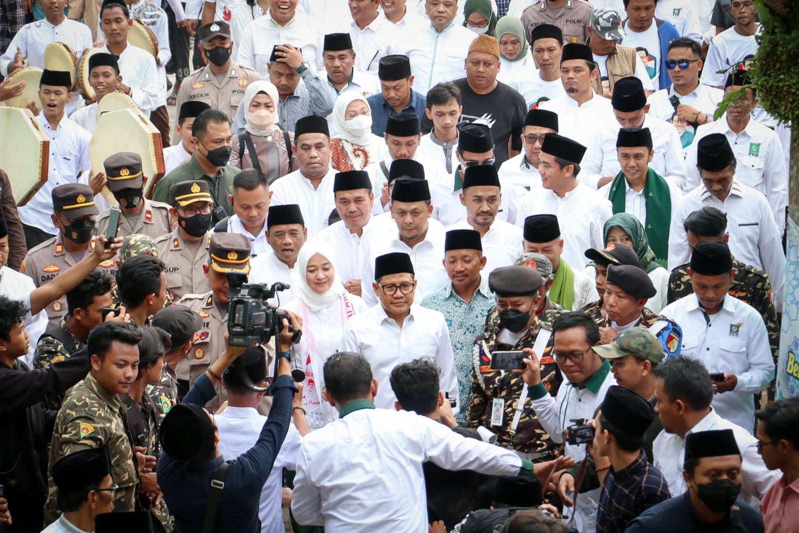 9.999 Laskar Santri Jawa Timur Apel Puncak Hari Santri