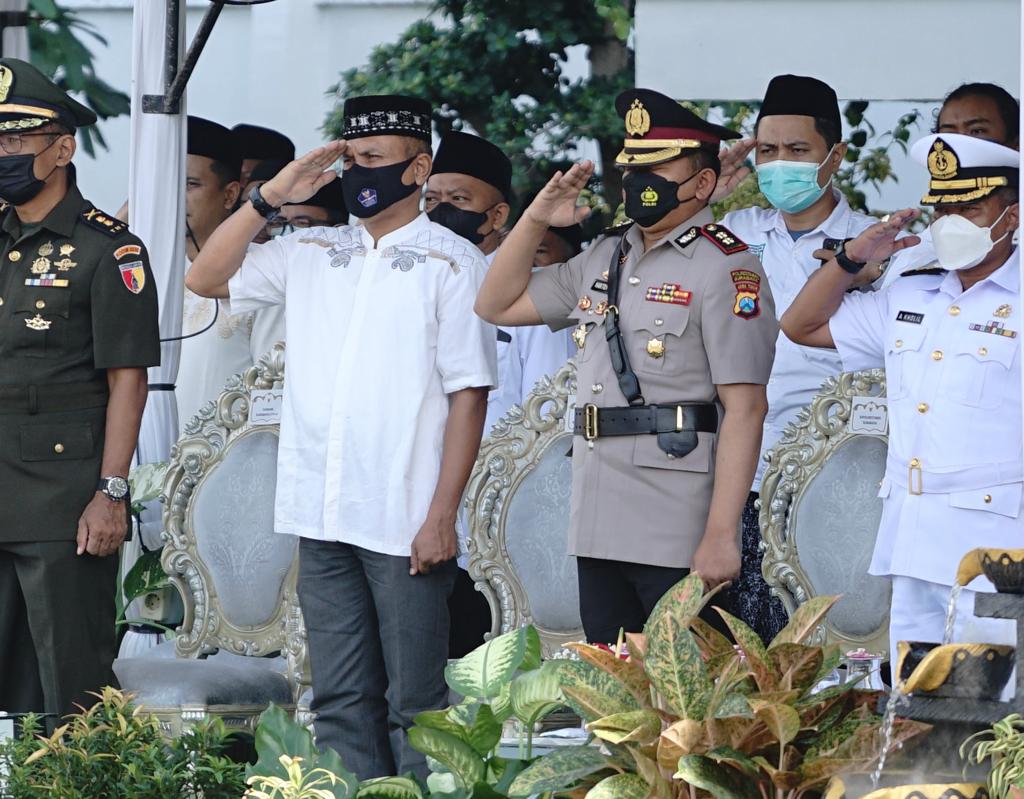 Polri Hadir dan Meriahkan Upacara Peringatan Hari Santri 2022