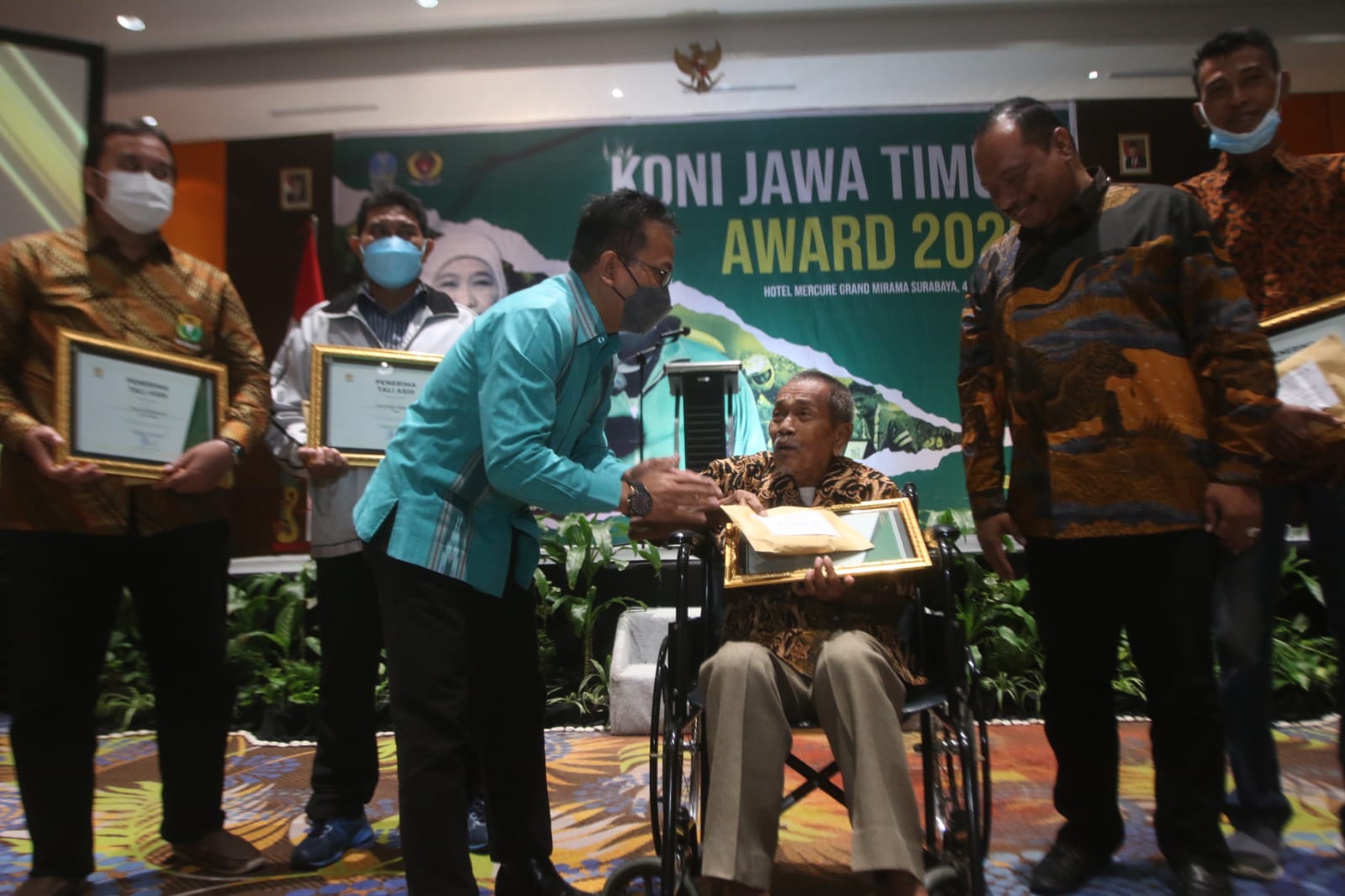 KONI Jatim Award 2022, Riau Ega dan Alisya Mellynar Raih Atlet Terbaik