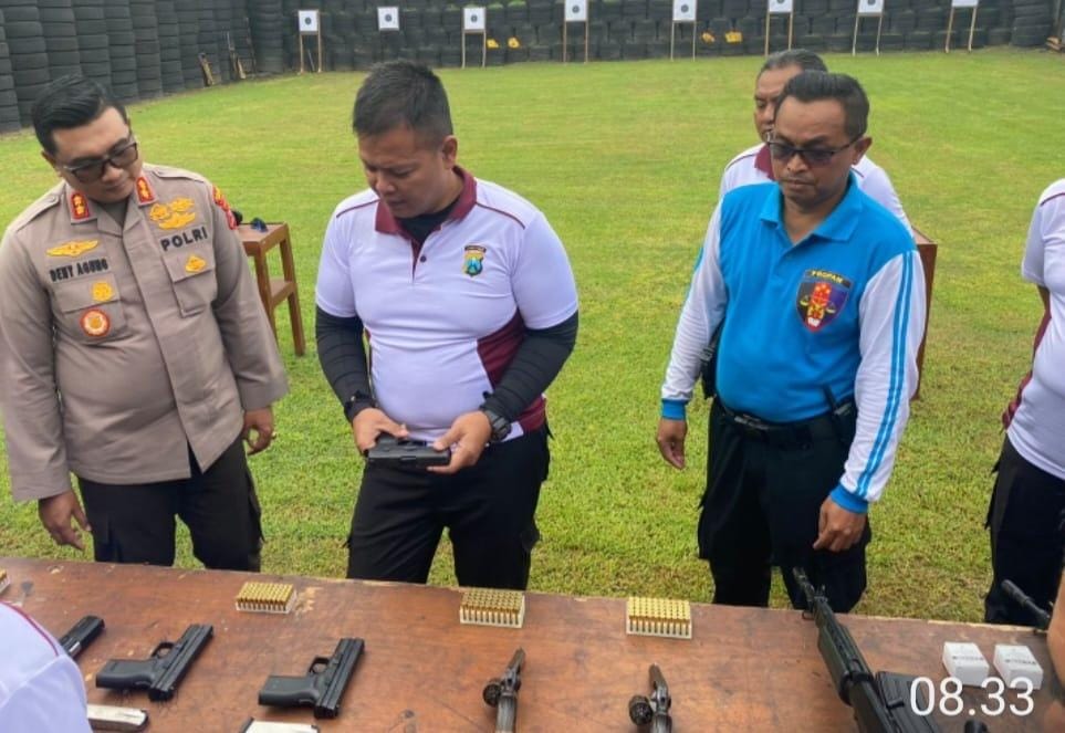 Polresta Sidoarjo Gelar Penyegaran Keterampilan Menembak