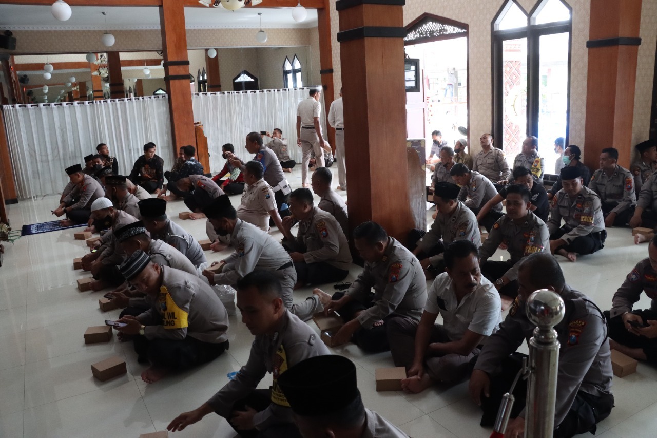 Polres Blitar Gelar Doa Bersama untuk Korban Gempa Cianjur
