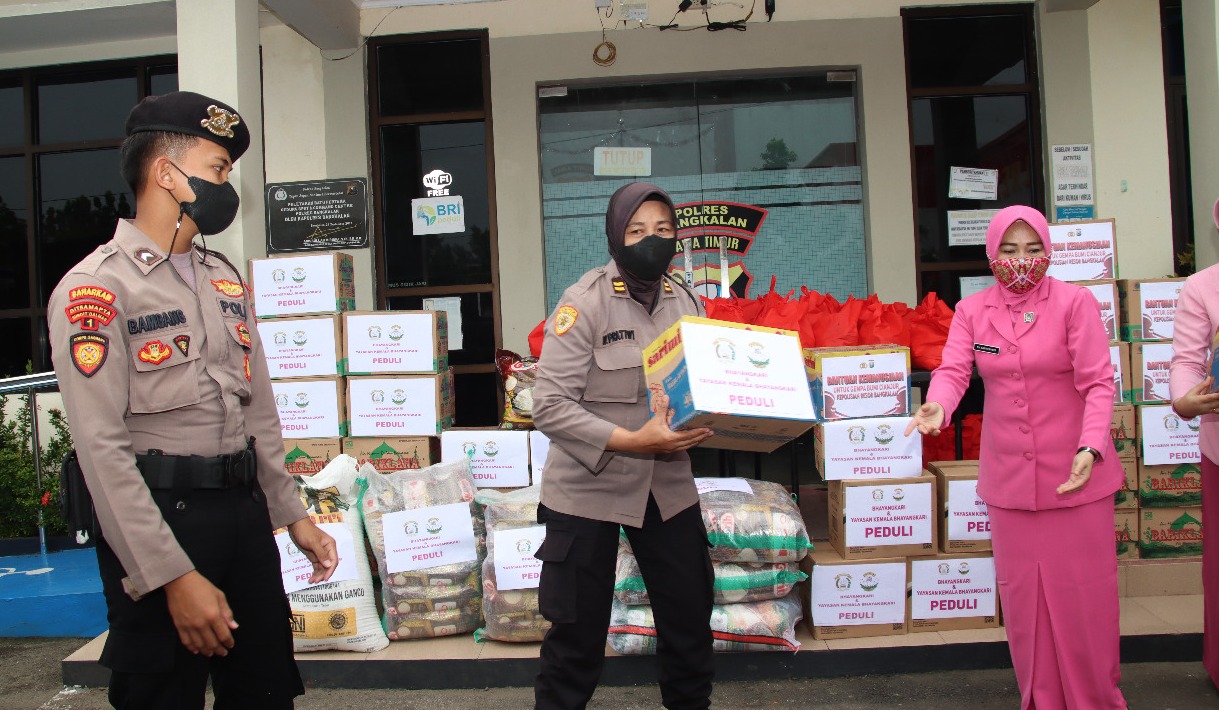 Polres Bangkalan Gelontorkan Bansos ke Lokasi Gempa Cianjur
