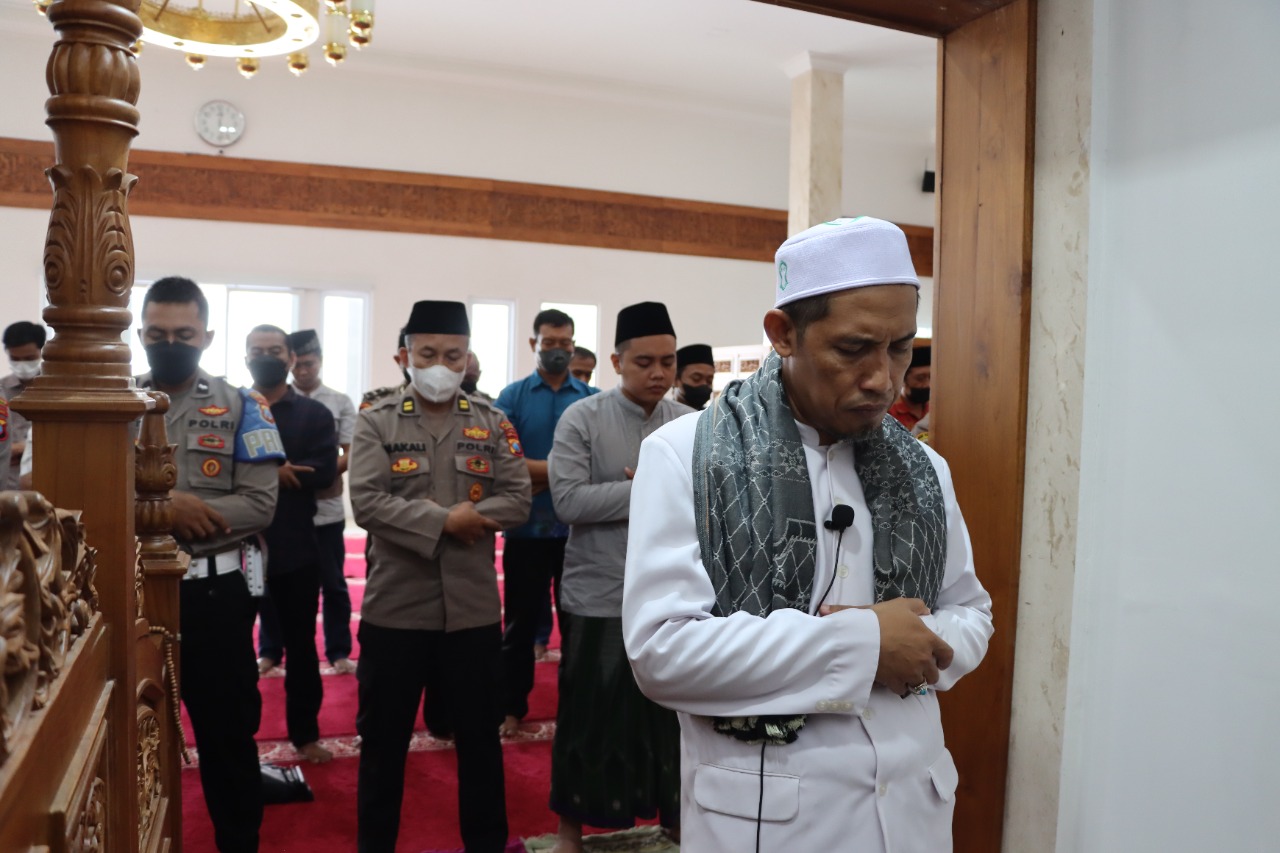 Peduli Korban Gempa Cianjur, Polres Tulungagung Salat Gaib Berjamaah