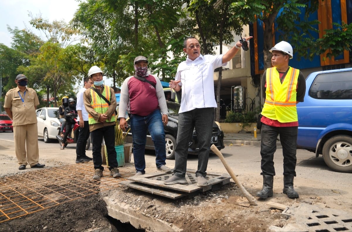 Crossing Saluran Dharmawangsa Capai 95%, Wawali Surabaya: Mohon Maaf Gangguannya