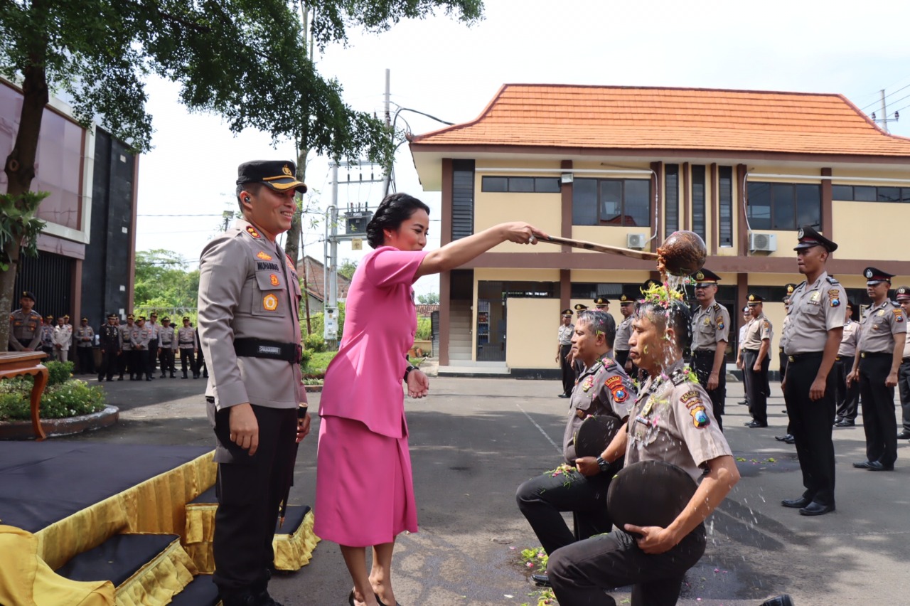 90 Personel Polres Bojonegoro Naik Pangkat