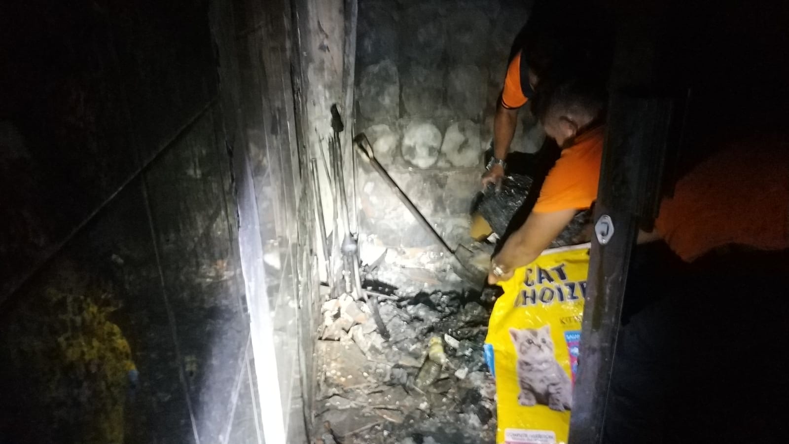 Terdengar Dua Kali Ledakan, Ruang Ampli Player Masjid Rochmat Nasuha Terbakar