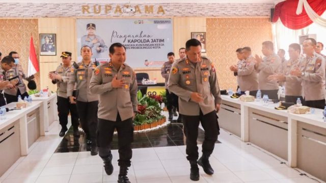 Kunjungi Polres Probolinggo Kota, Kapolda Jatim: Iman Pondasi Utama Polri