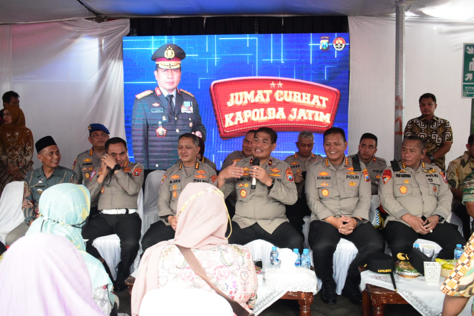 Layanan Polri Dibuka dalam Jumat Curhat Pasar Sepanjang