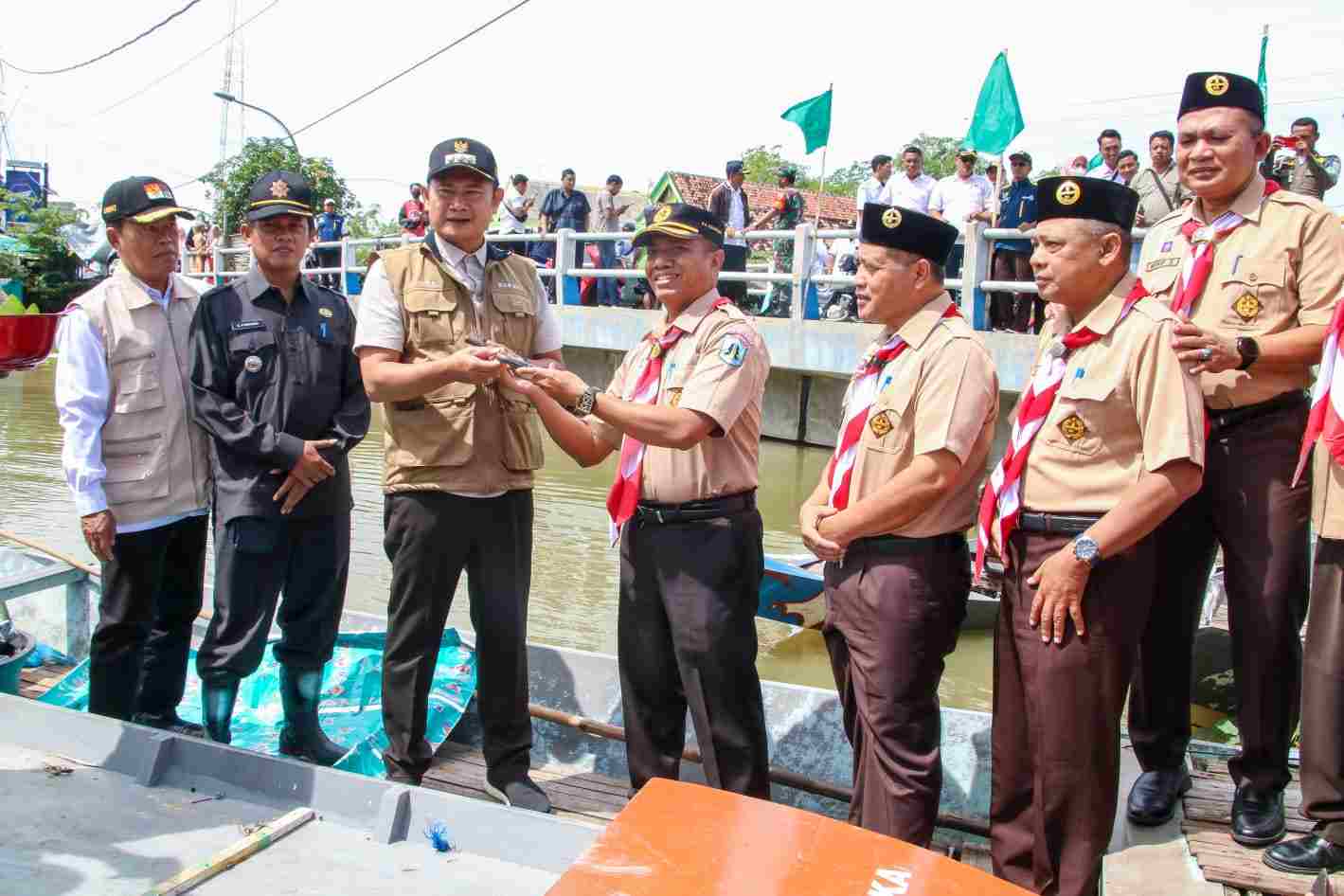 Kolaborasi dengan Pemkab Lancarkan Aliran Sungai Bengawan Jero