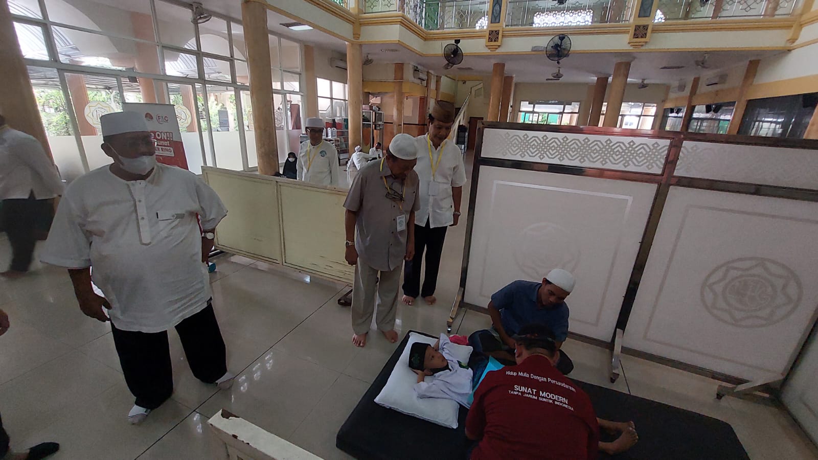 Peringati Isra Mikraj, Masjid Sabilus Salam Gelar Khitan Massal