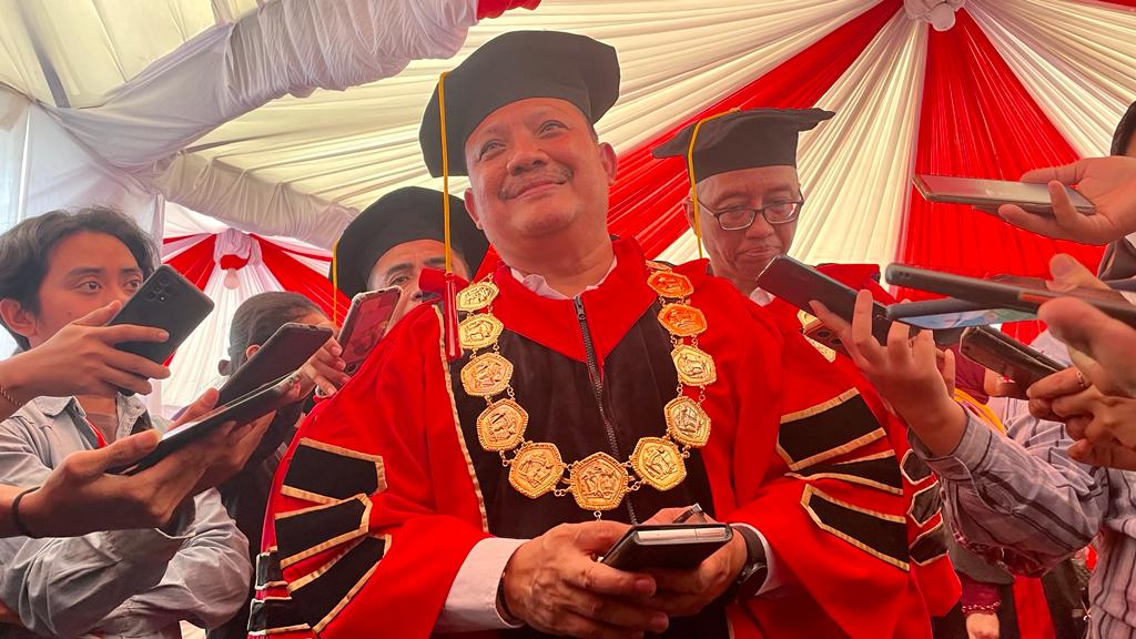 Kukuhkan 1.044 Wisudawan, Rektor Untag Surabaya Dorong Lulusan Jadi Entrepreneur