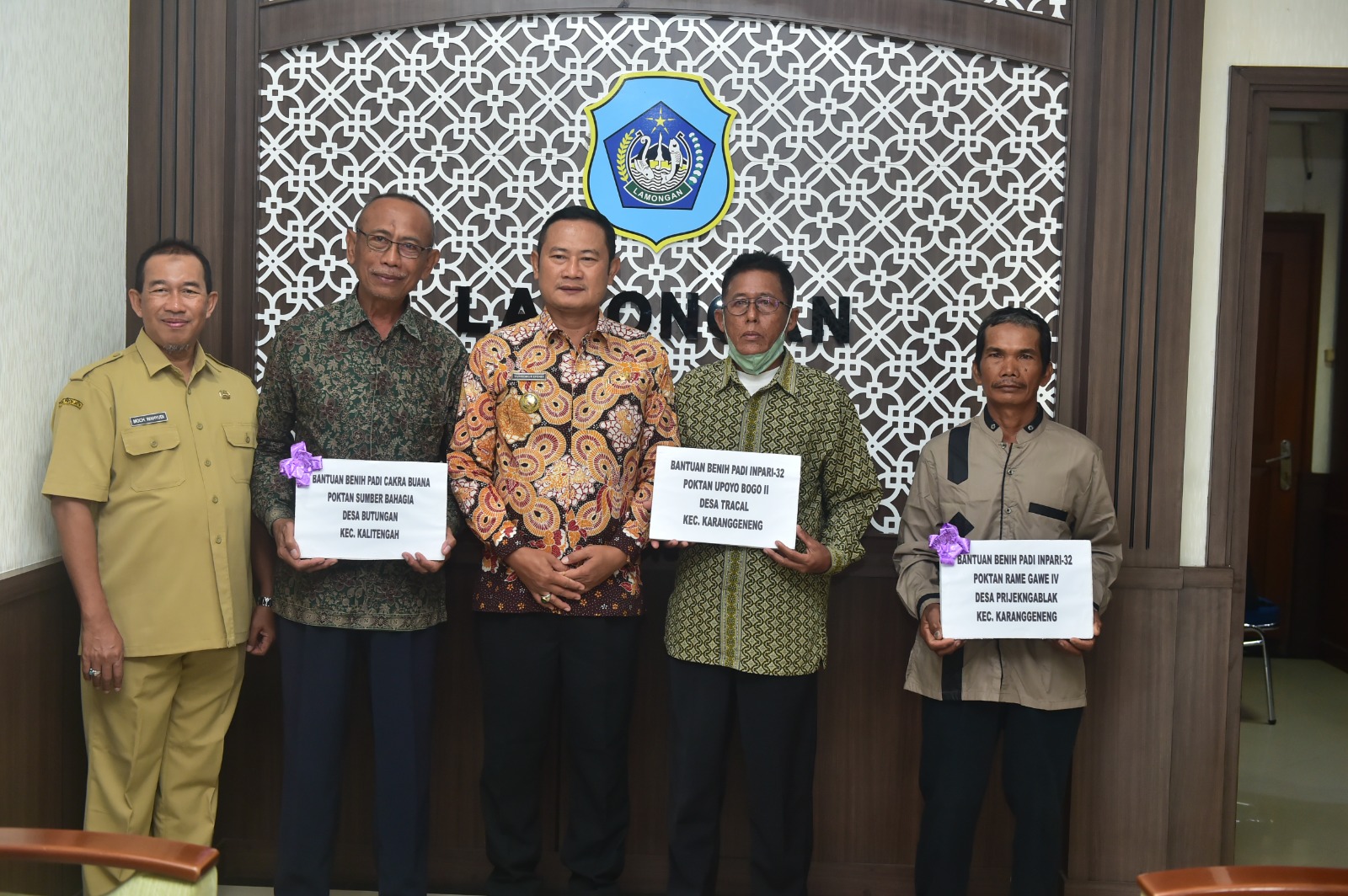 Tingkatkan Produksi Beras, 1 Ton Benih Padi Disalurkan ke Lokasi Terdampak Banjir Lamongan