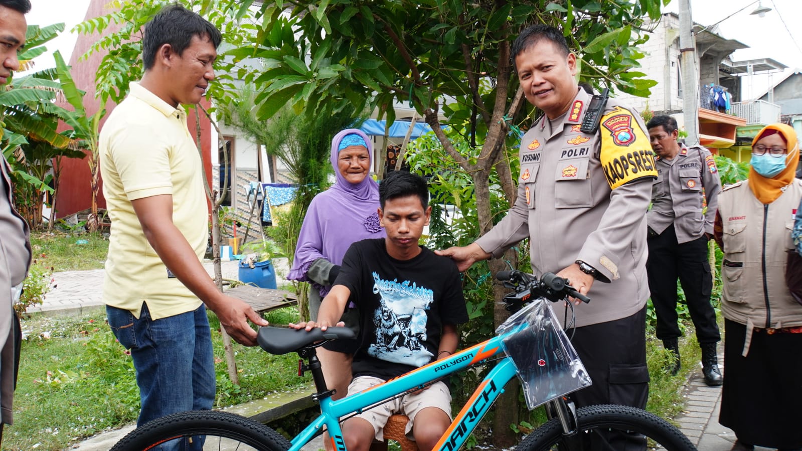 Kondisi Korban Tragedi Kanjuruhan Terus Membaik, Kapolresta Sidoarjo Beri Semangat