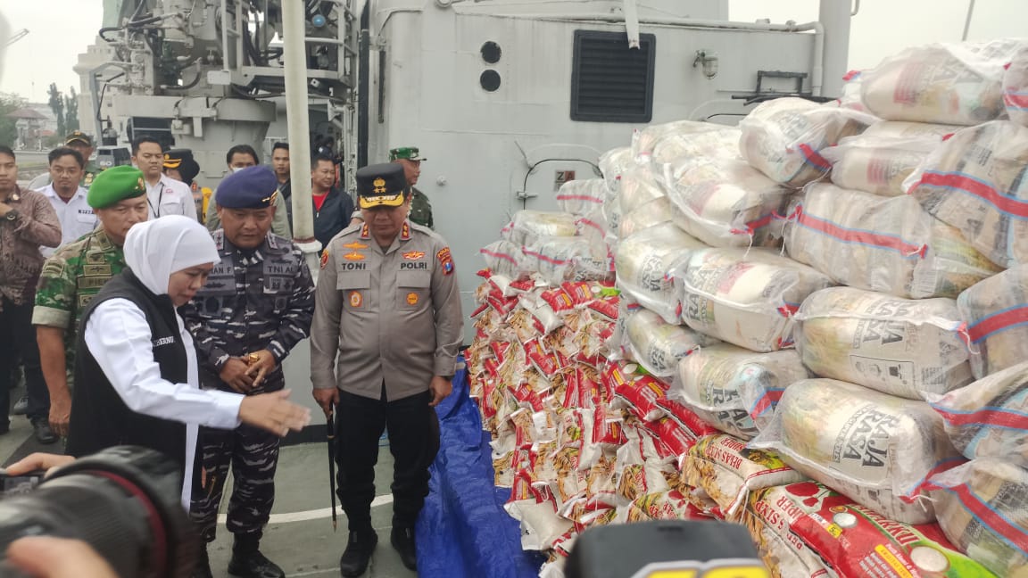 Forkopimda Jatim Gelontorkan Bantuan Bahan Pokok ke Masalembu