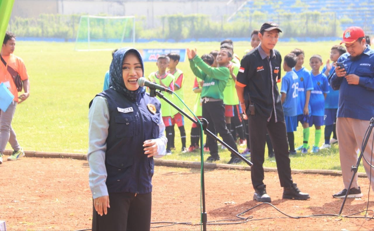 Bupati Mojokerto Buka Turnamen Sepak Bola U-12 dan U-12