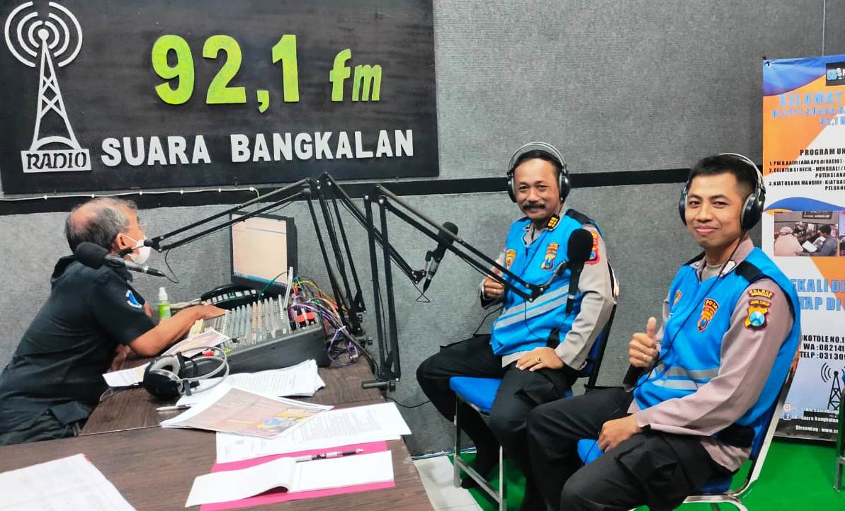 Polres Bangkalan Sosialisasikan Penerimaan Polri Via Radio