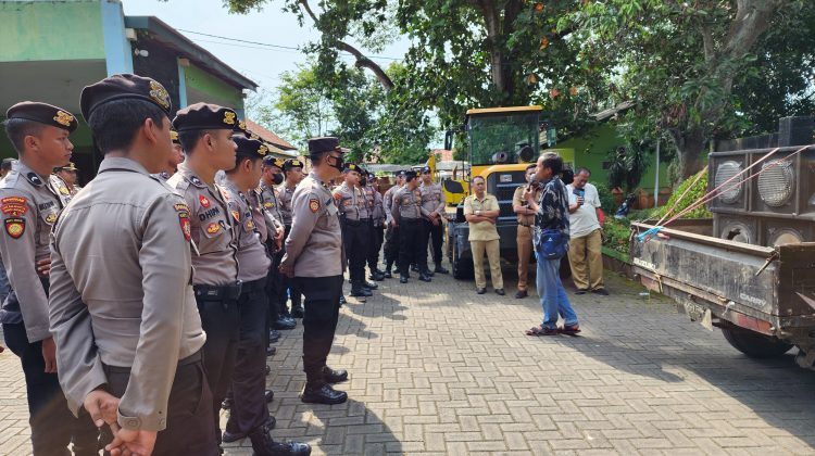 Polres Bangkalan Kawal Aksi Demo di Beberapa Titik Lokasi