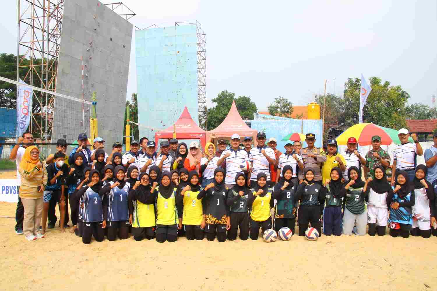 86 Tim Rebutkan Piala Bupati Cup Ajang Lamongan Beach Volleyball Champions