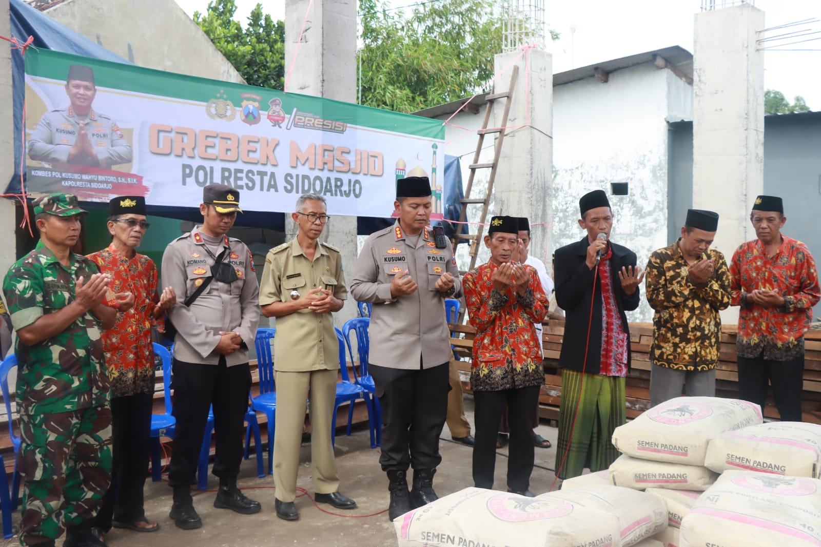 Polisi Bantu Pembangunan Masjid Al-Muhajirin Celep